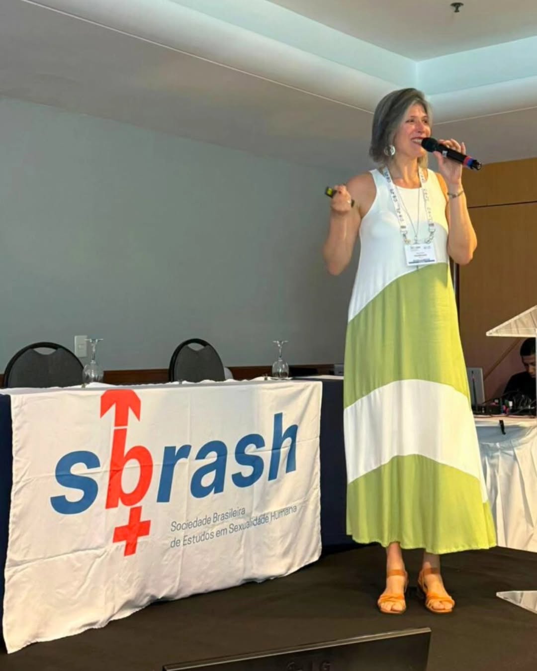 Dra. Mariana Maldonado em congresso da SBRASH